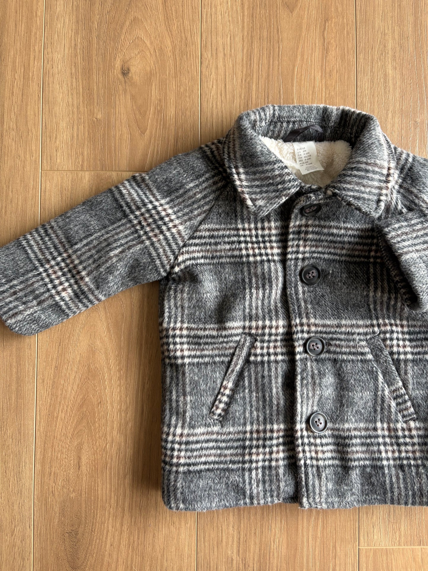 Manteau automne/printemps - H&M - 4/6 mois *interieur en mouton*