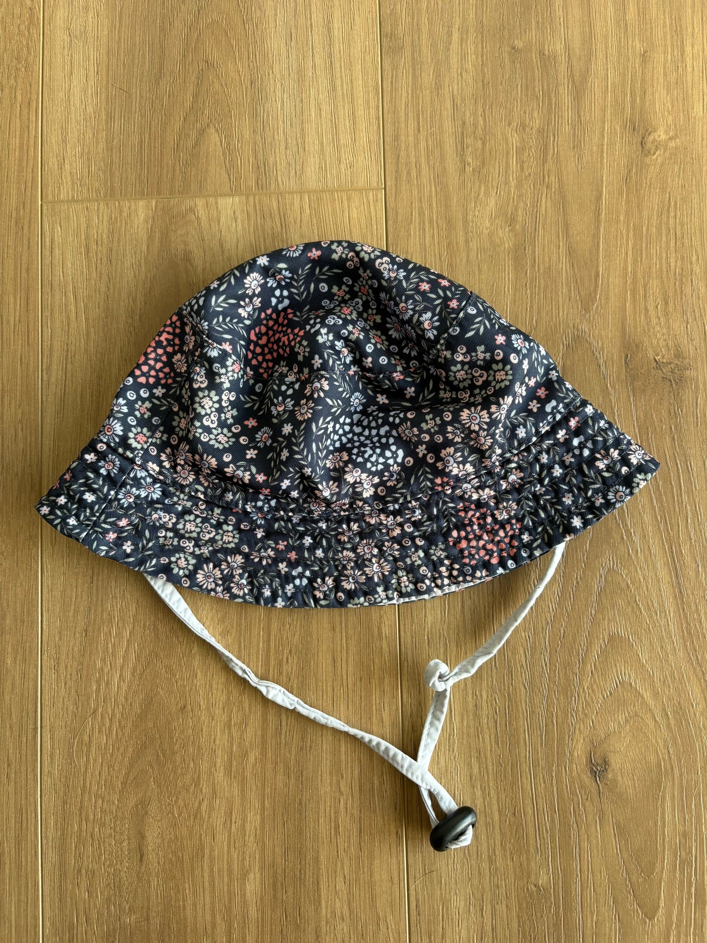 Chapeau réversible - sans marque - 6/12 mois