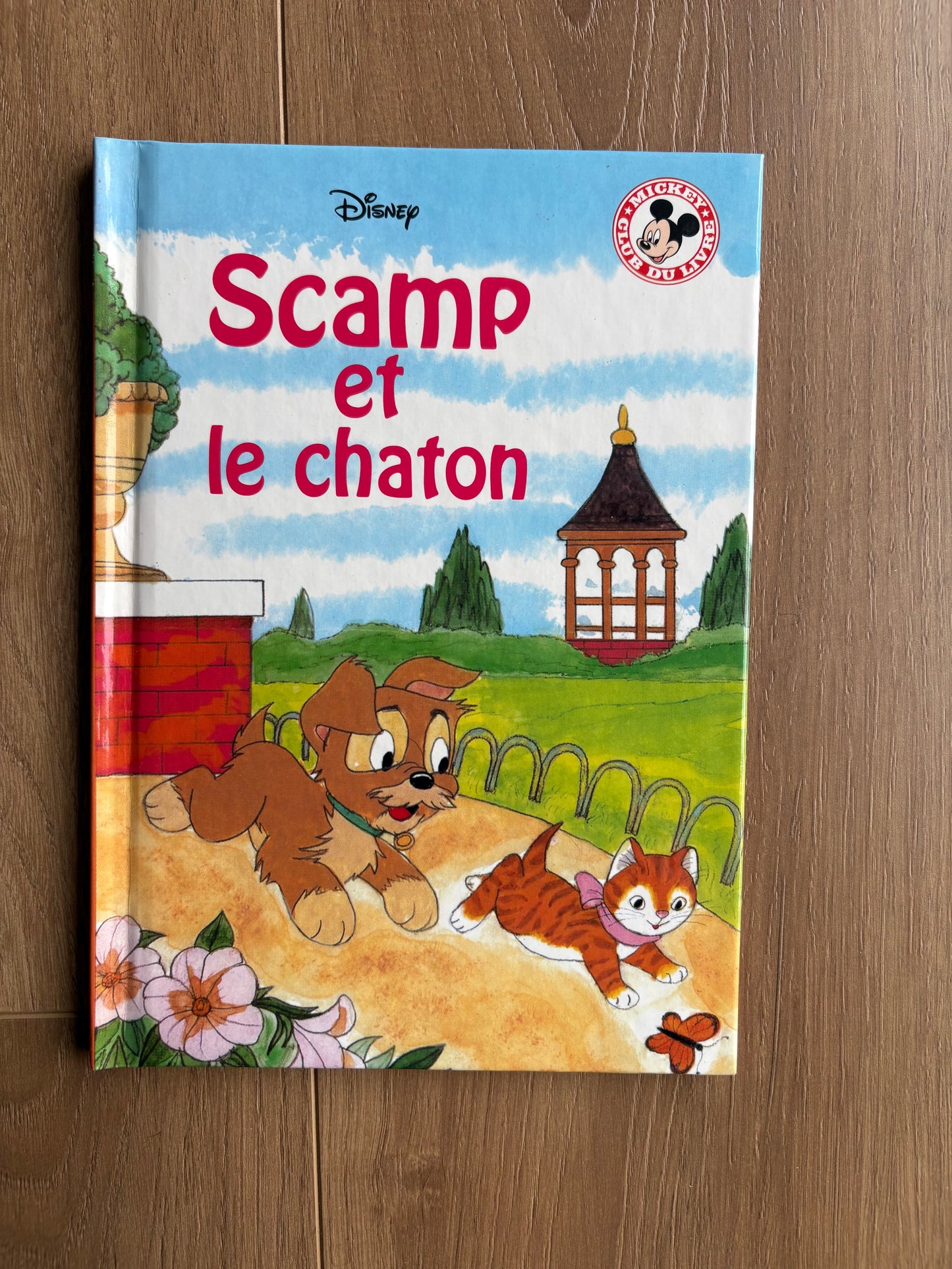 Scamp et le chaton