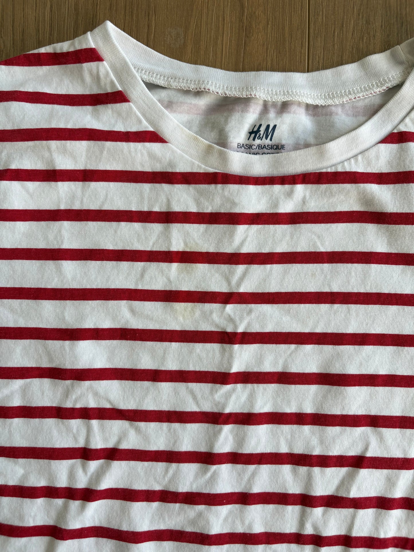 *Petite tache* T-shirt - H&M - 6/8 ans
