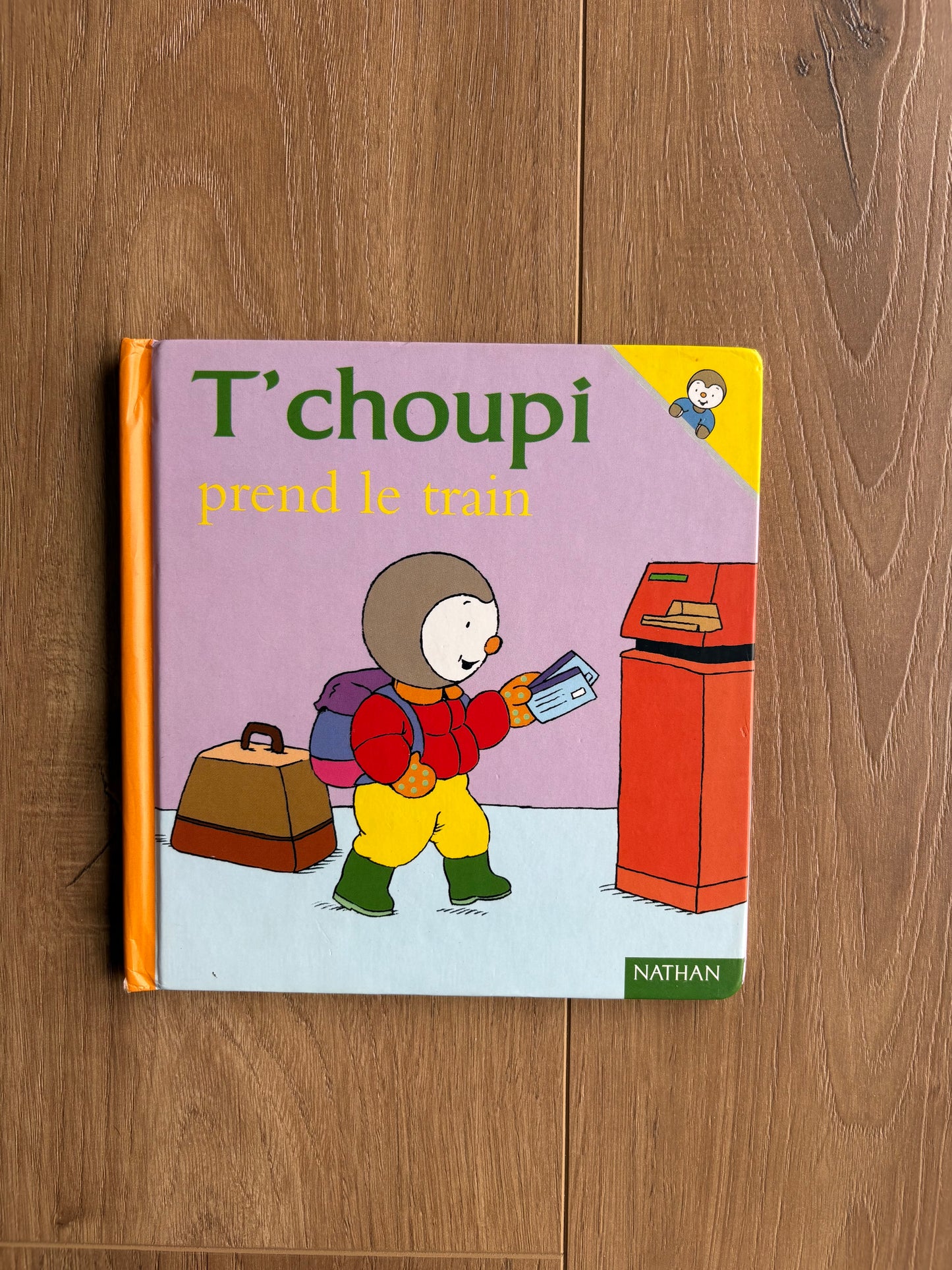T’choupi prend le train