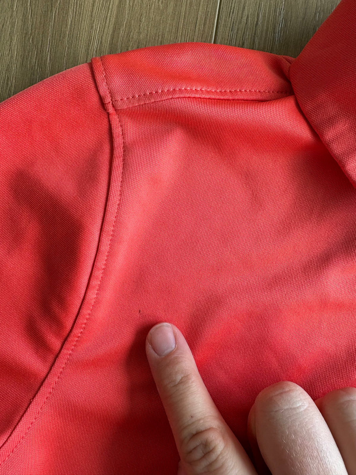 *Léger imparfait* polo dry fit - Under Armour - 10/12 ans