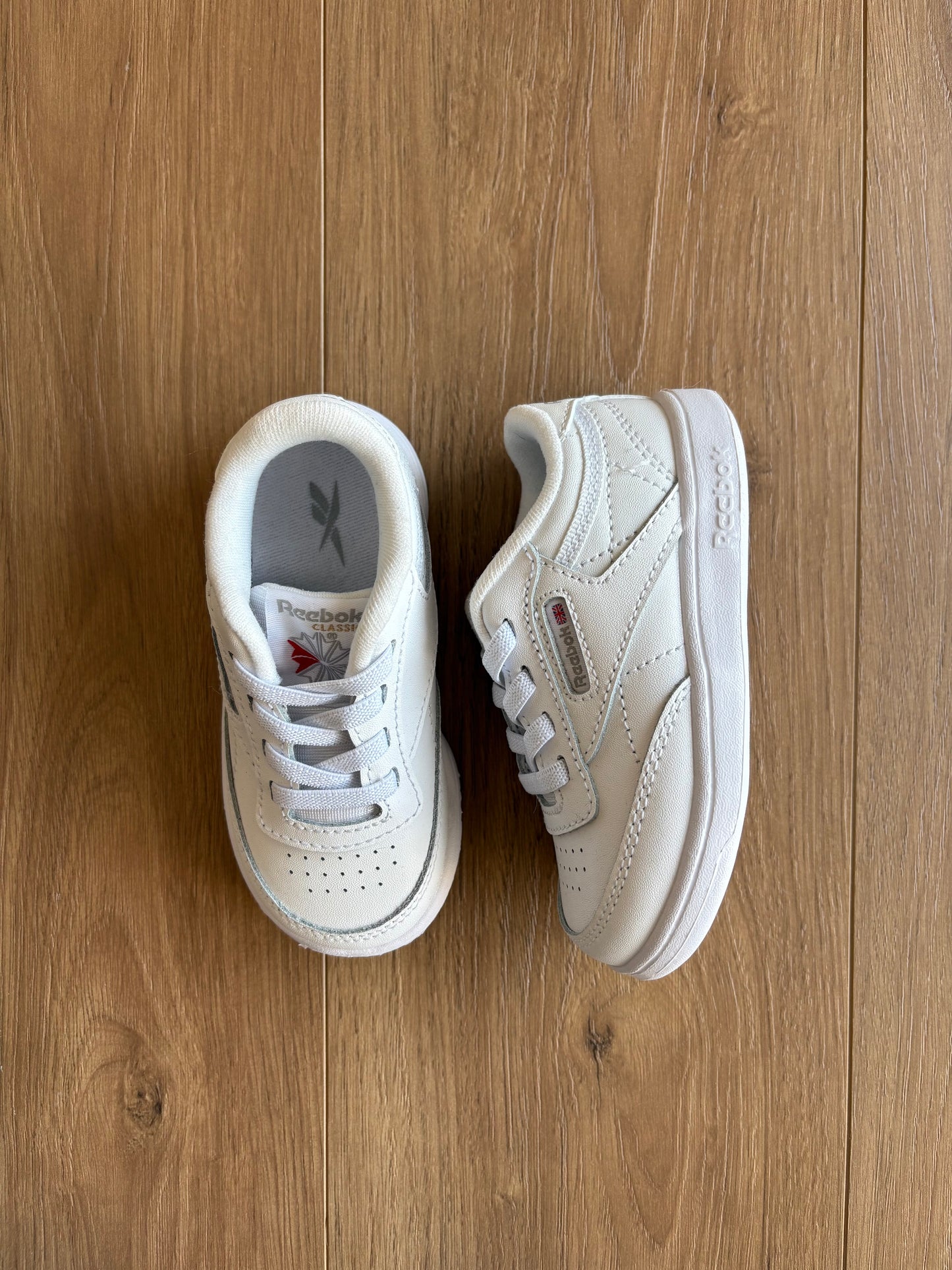 *Neuf sans étiquette* Soulier - Reebok - 6US