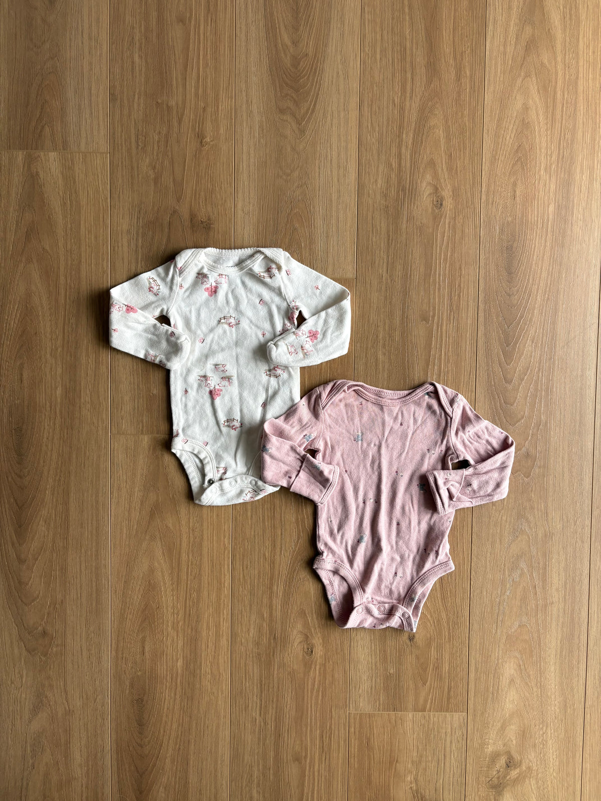 Lot cache-couche avec mitaines intégrées - Carter’s - 3 mois