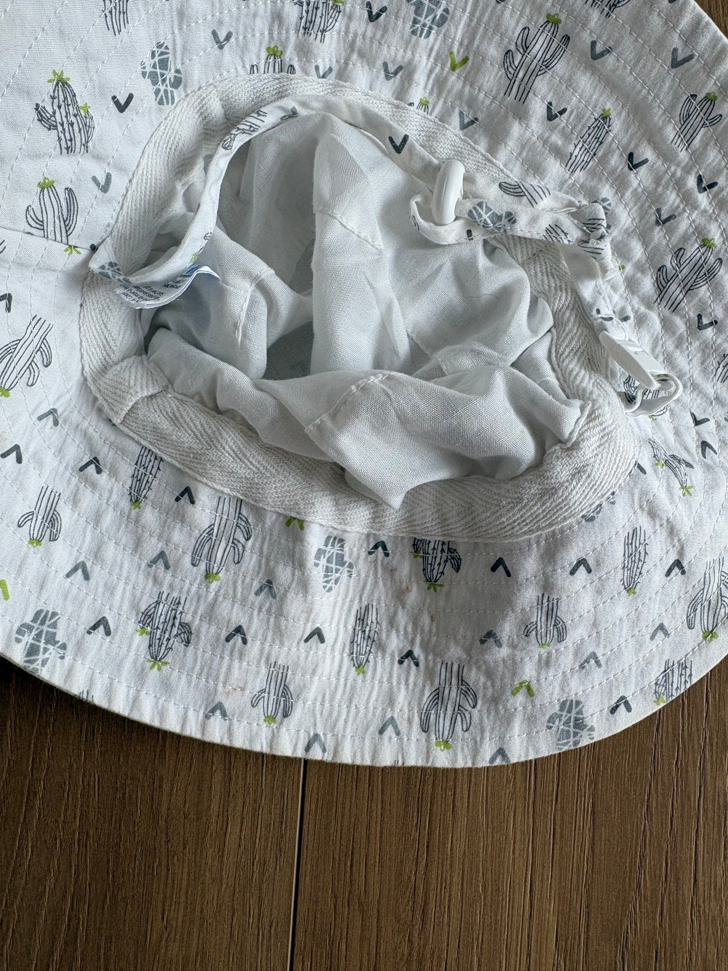 *Petite tache intérieur* Chapeau - Jan & Jul - 0/6 mois