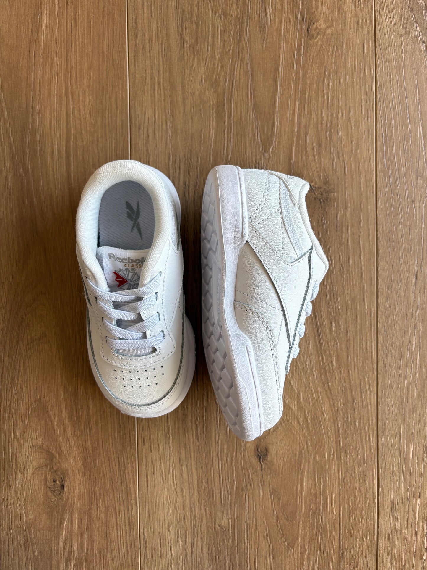 *Neuf sans étiquette* Soulier - Reebok - 6US