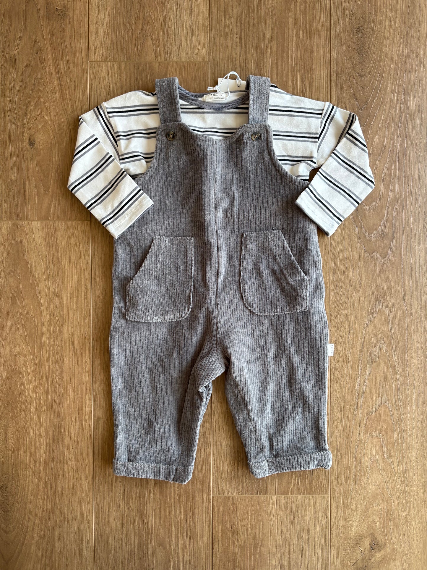 *Neuf* Ensemble 2 pièces  - Petit lem - 9 mois