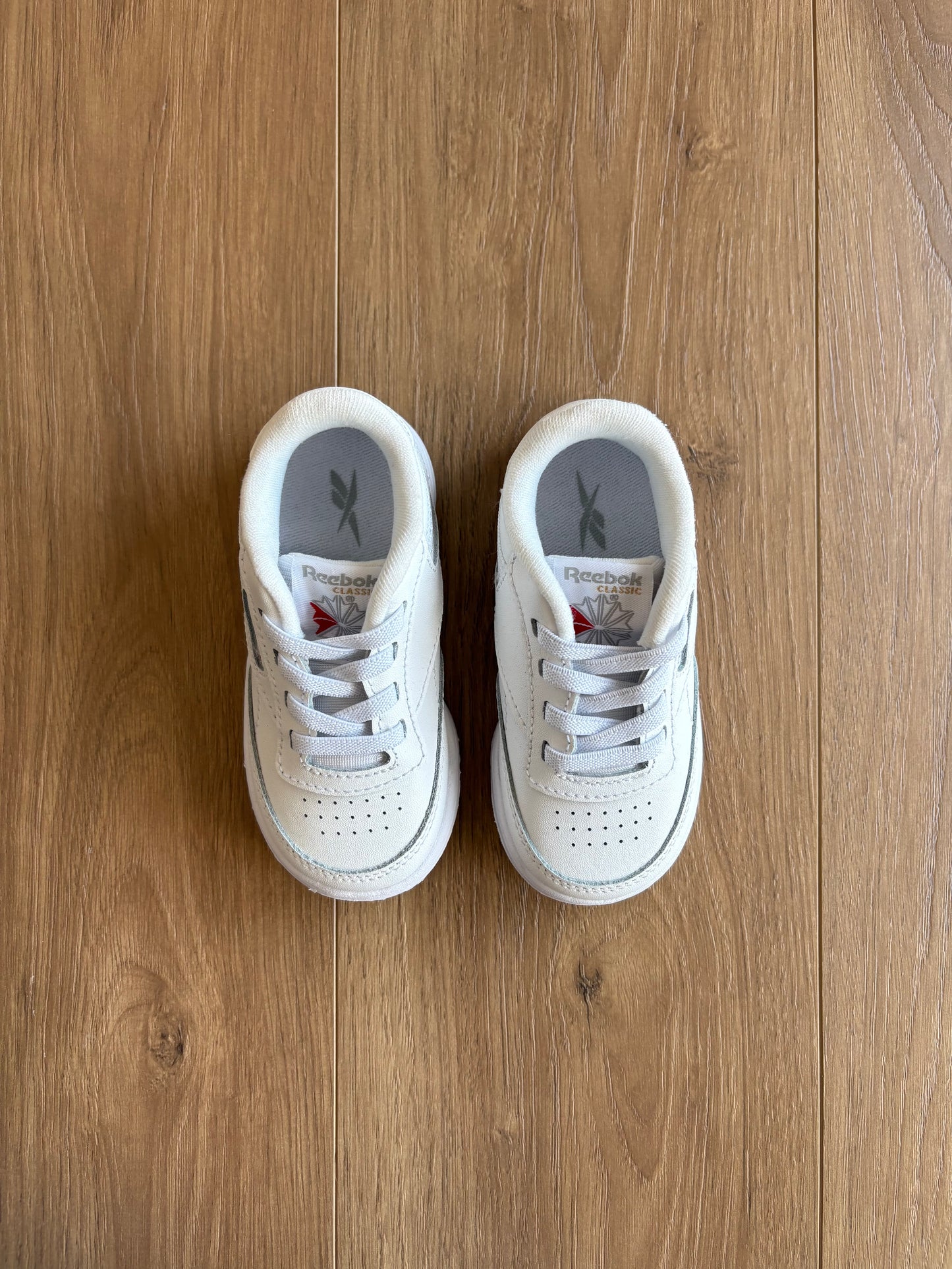 *Neuf sans étiquette* Soulier - Reebok - 6US