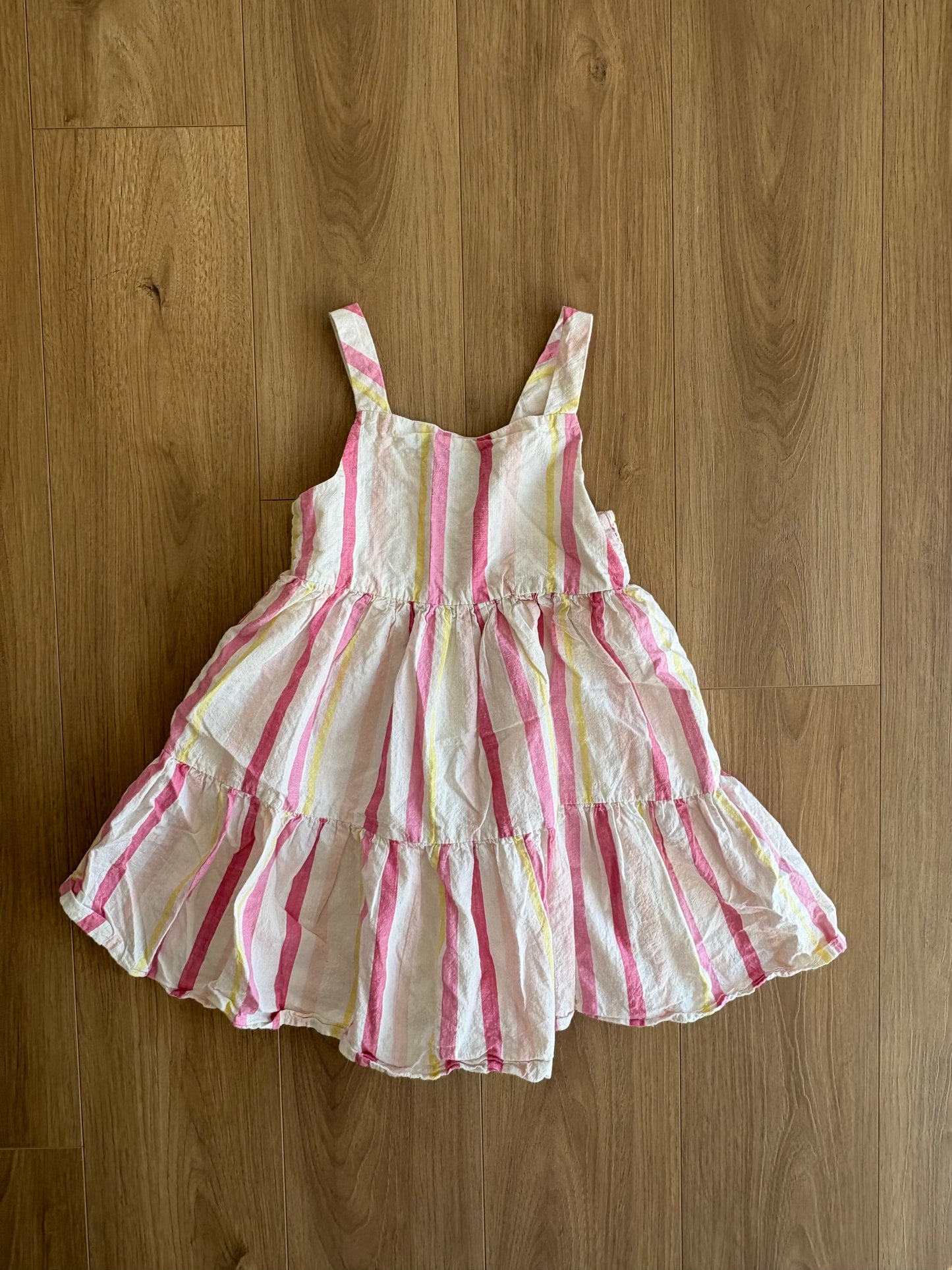 Robe - sans étiquette - 5/6 ans